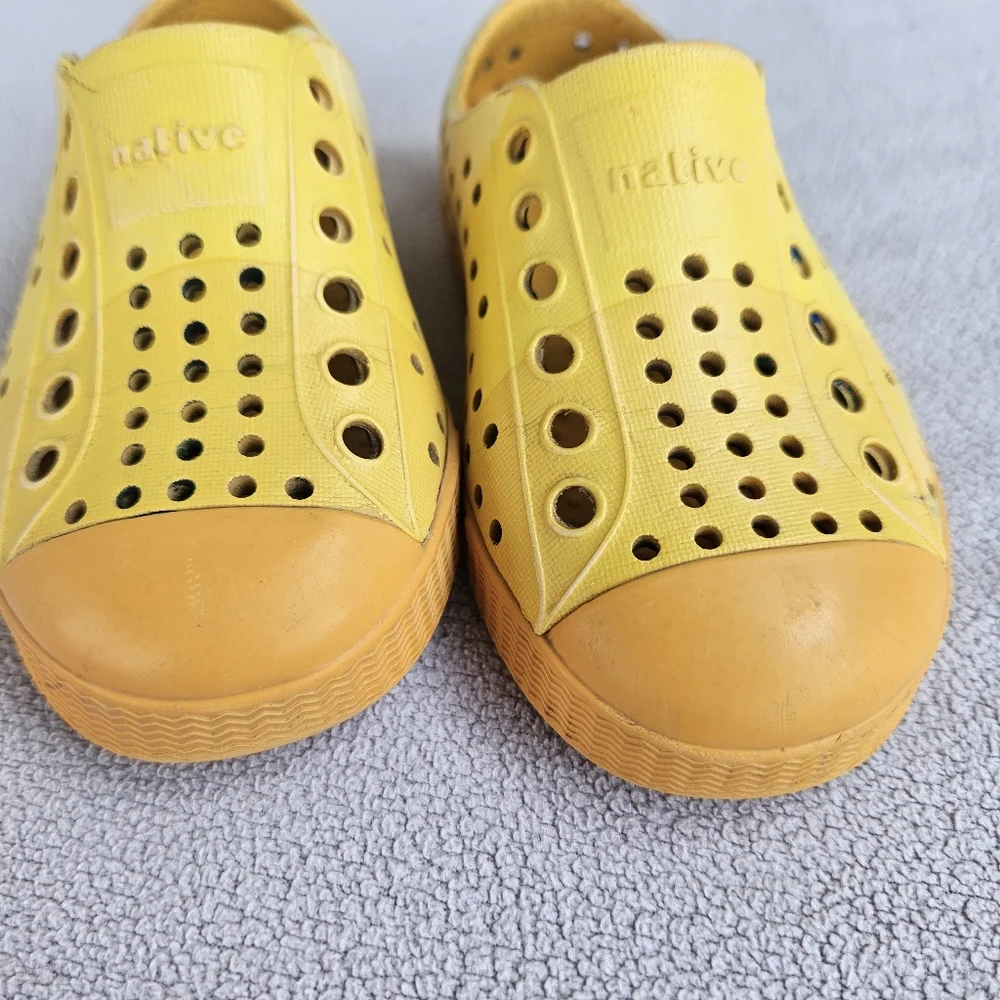 Native Jefferson Toddler SZ C6 Yellow Crayola Slip-On Water Shoes Unisex - Picture 11 of 12